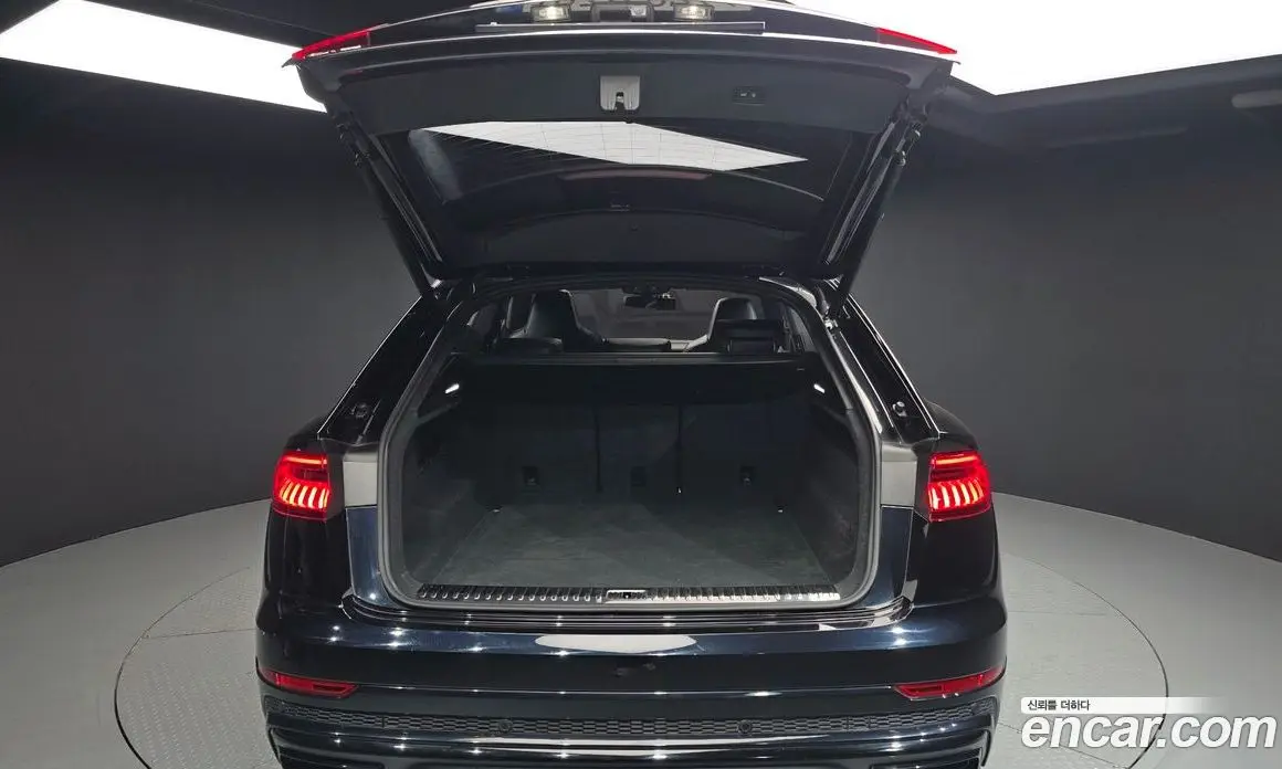 Audi Q8 2021 3.0 автомат (гидро), фото 20