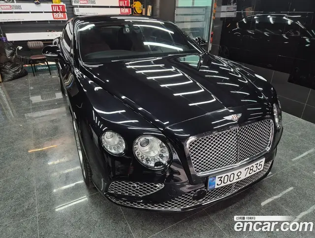 Bentley Continental, 2015, 58 900 км Bentley Continental, 2015, 58 900 км