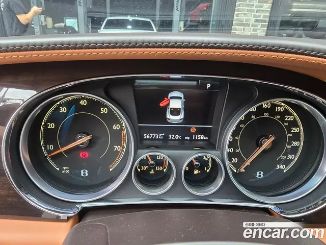 Bentley Continental 2015 4.0 автомат (гидро), миниатюра 8