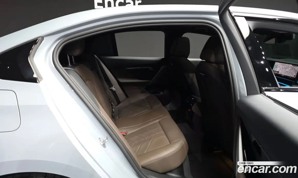 BMW 5 серия 2025 2.0 автомат (гидро), фото 18 BMW 5 серия 2025 2.0 автомат (гидро), фото 18
