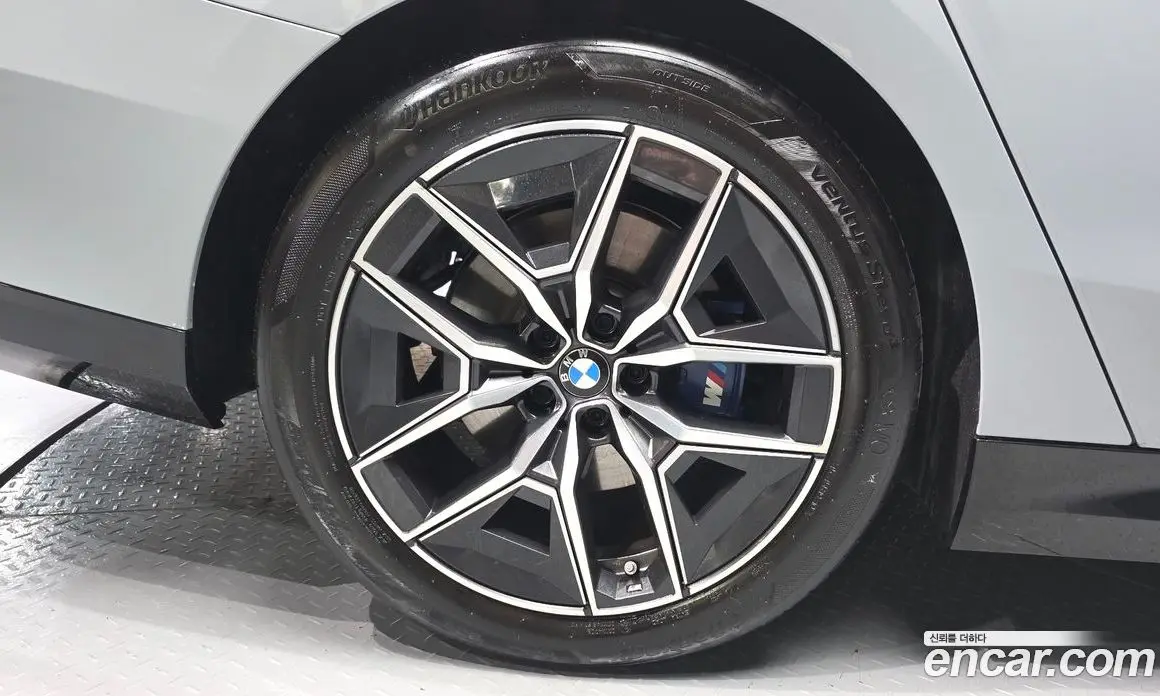 BMW 5 серия 2025 2.0 автомат (гидро), фото 5 BMW 5 серия 2025 2.0 автомат (гидро), фото 5