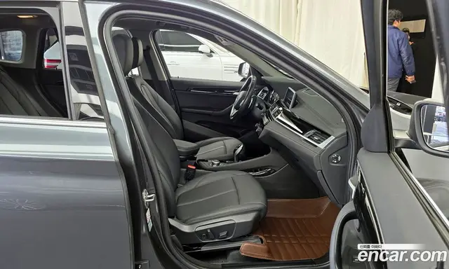 BMW X1 2022 2.0 автомат (гидро), миниатюра 11