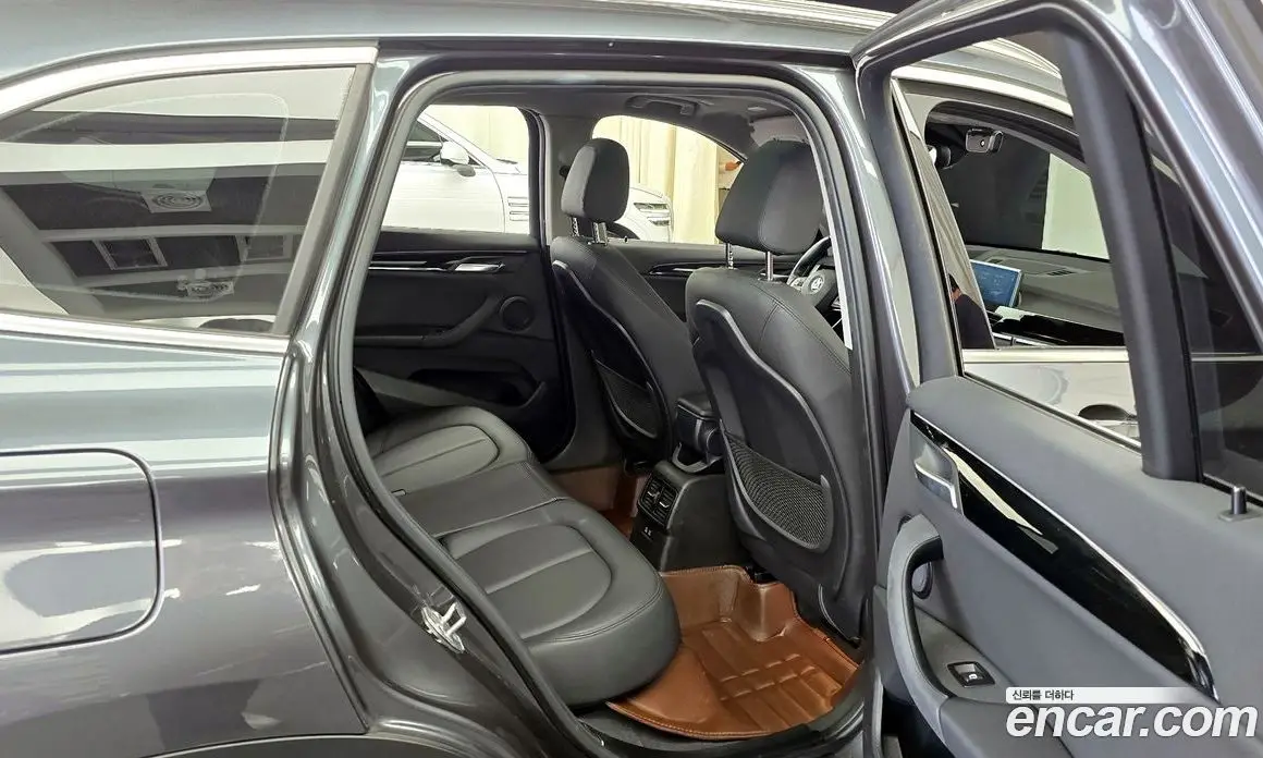 BMW X1 2022 2.0 автомат (гидро), фото 12