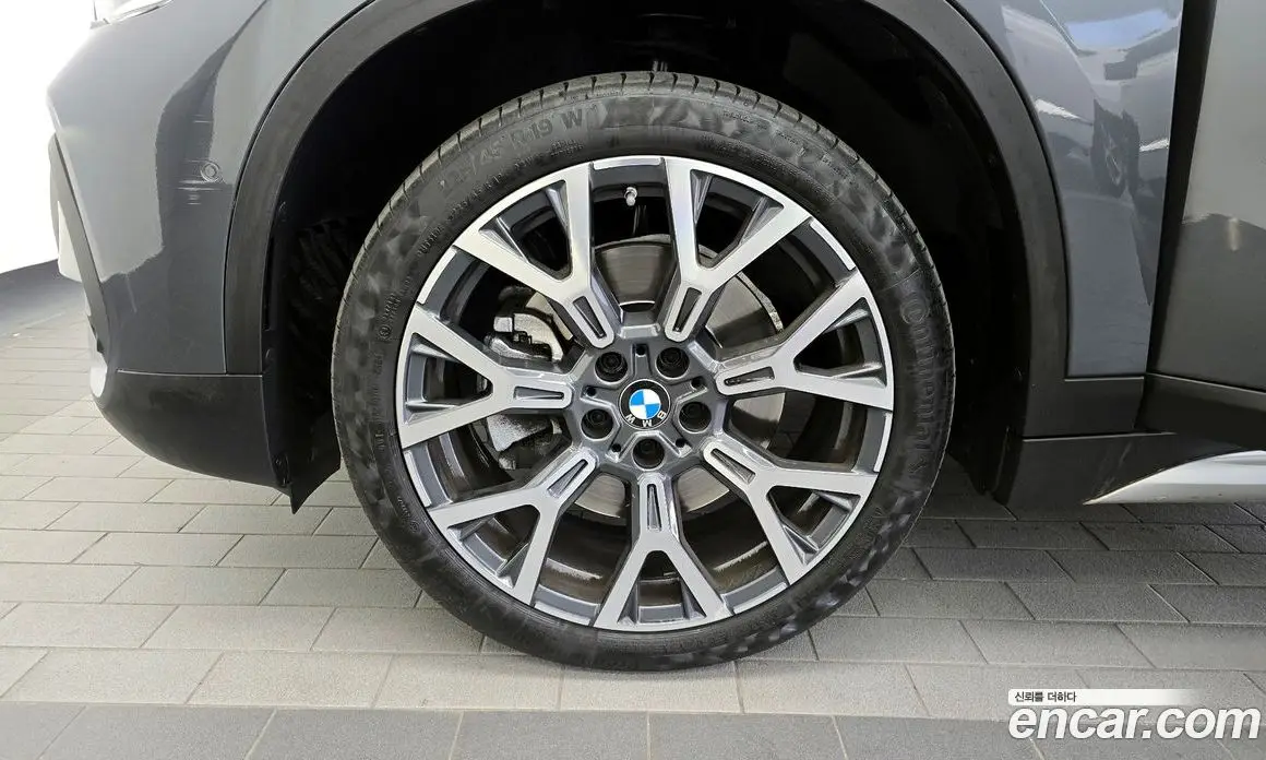 BMW X1 2022 2.0 автомат (гидро), фото 5