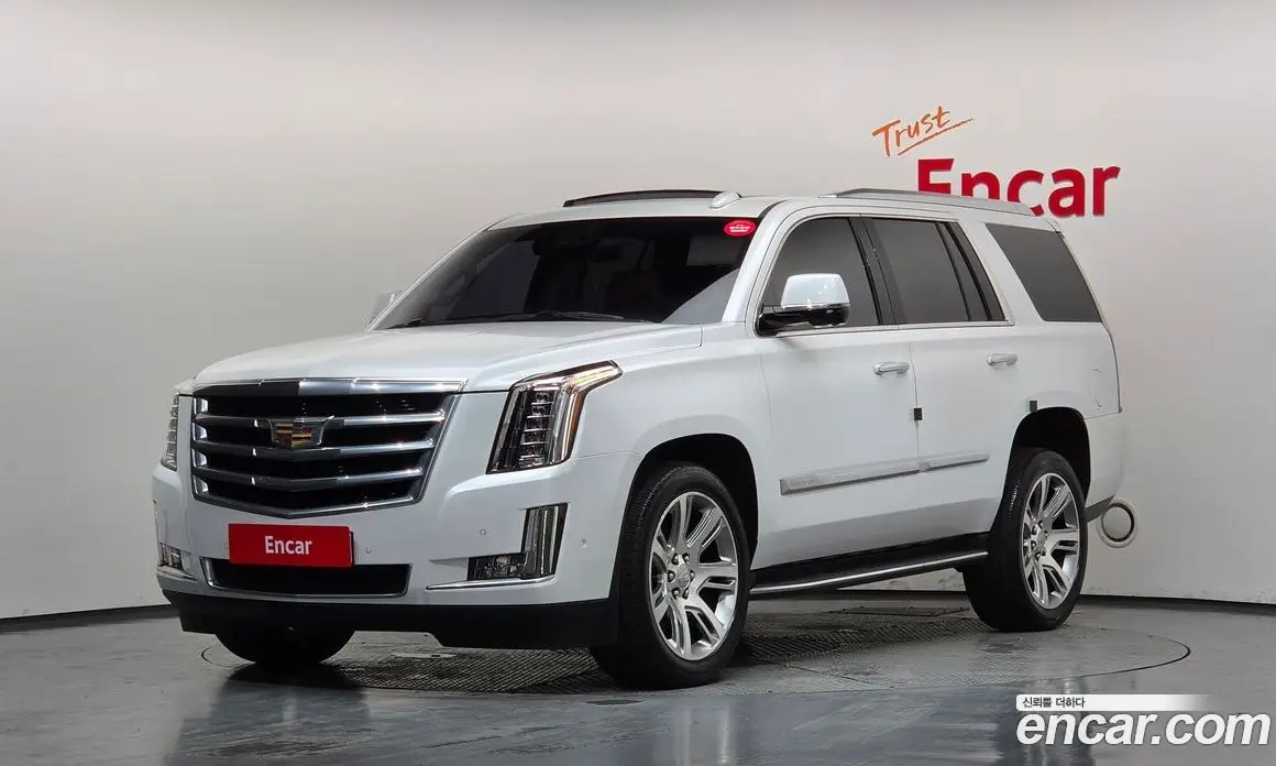 Cadillac Escalade 2018 6.2 автомат (гидро), фото 1 Cadillac Escalade 2018 6.2 автомат (гидро), фото 1