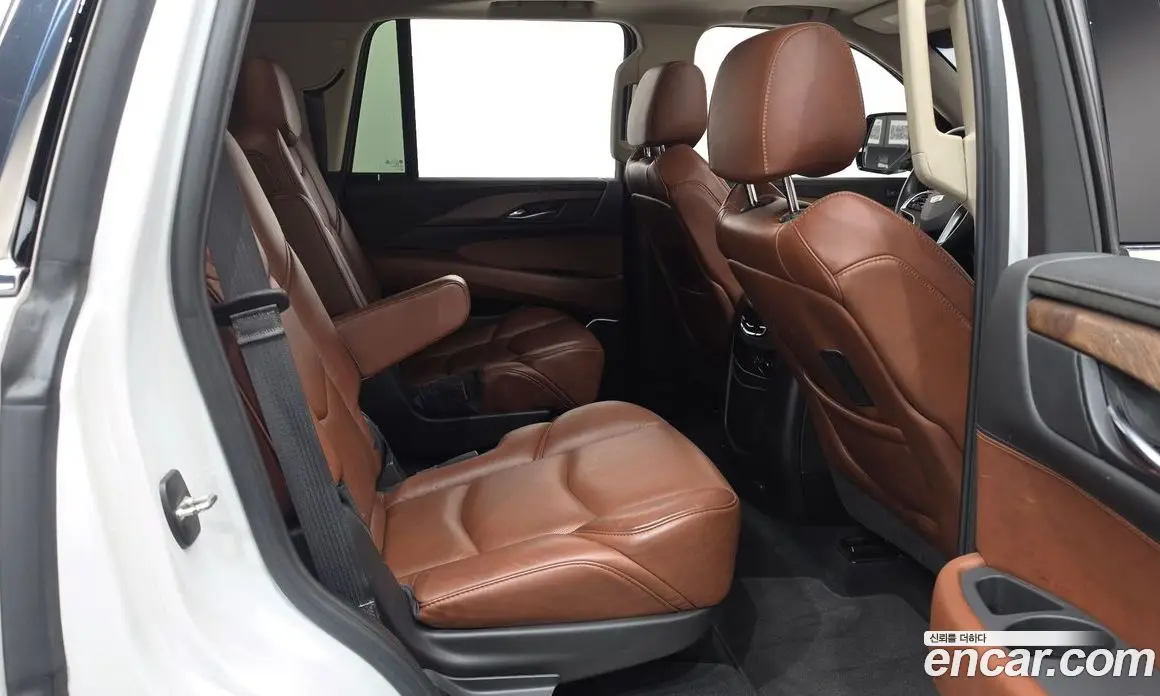 Cadillac Escalade 2018 6.2 автомат (гидро), фото 17 Cadillac Escalade 2018 6.2 автомат (гидро), фото 17