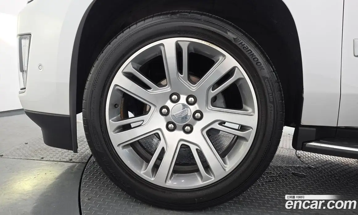 Cadillac Escalade 2018 6.2 автомат (гидро), фото 5 Cadillac Escalade 2018 6.2 автомат (гидро), фото 5