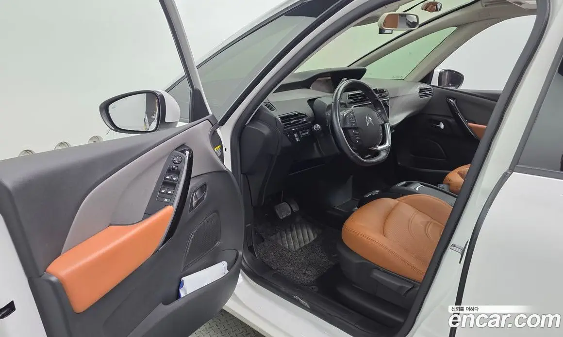 Citroen C4 Picasso 2018 1.6 автомат (гидро), фото 13 Citroen C4 Picasso 2018 1.6 автомат (гидро), фото 13