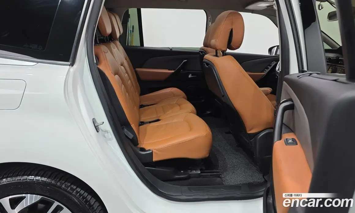 Citroen C4 Picasso 2018 1.6 автомат (гидро), фото 17 Citroen C4 Picasso 2018 1.6 автомат (гидро), фото 17