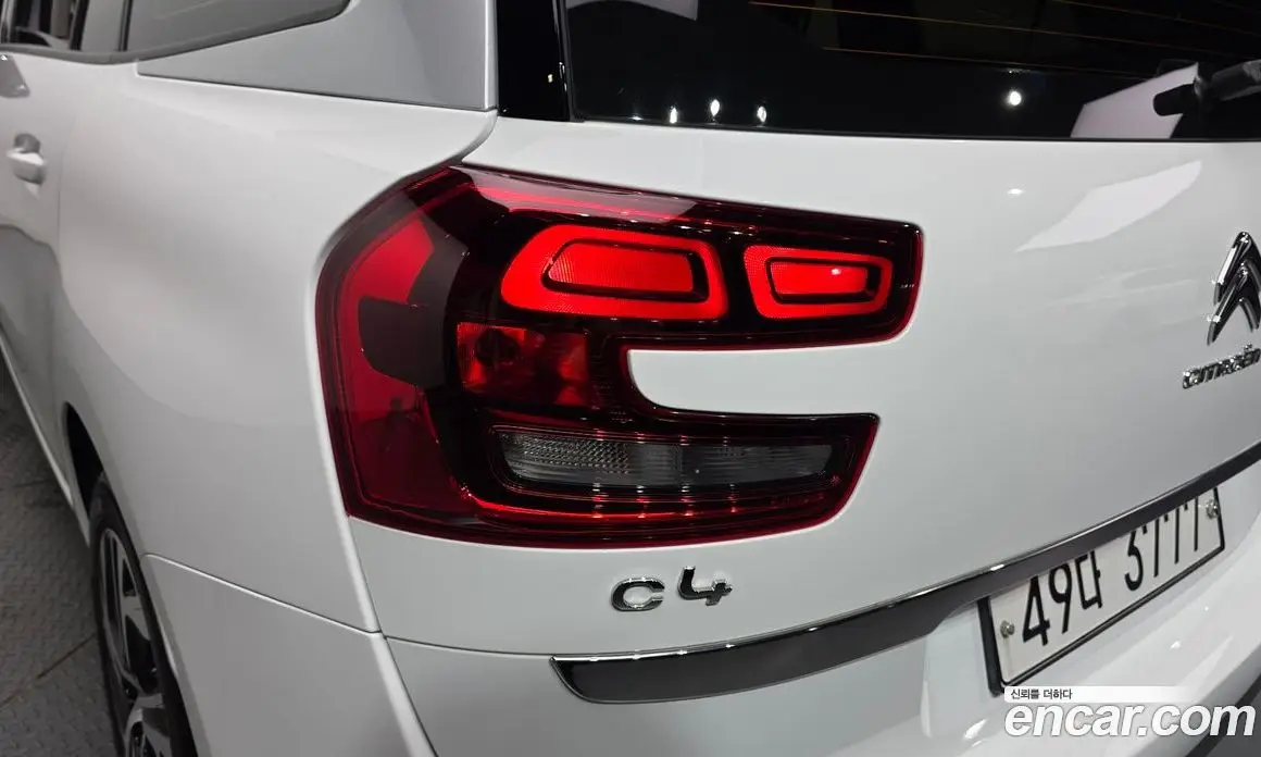 Citroen C4 Picasso 2018 1.6 автомат (гидро), фото 9 Citroen C4 Picasso 2018 1.6 автомат (гидро), фото 9