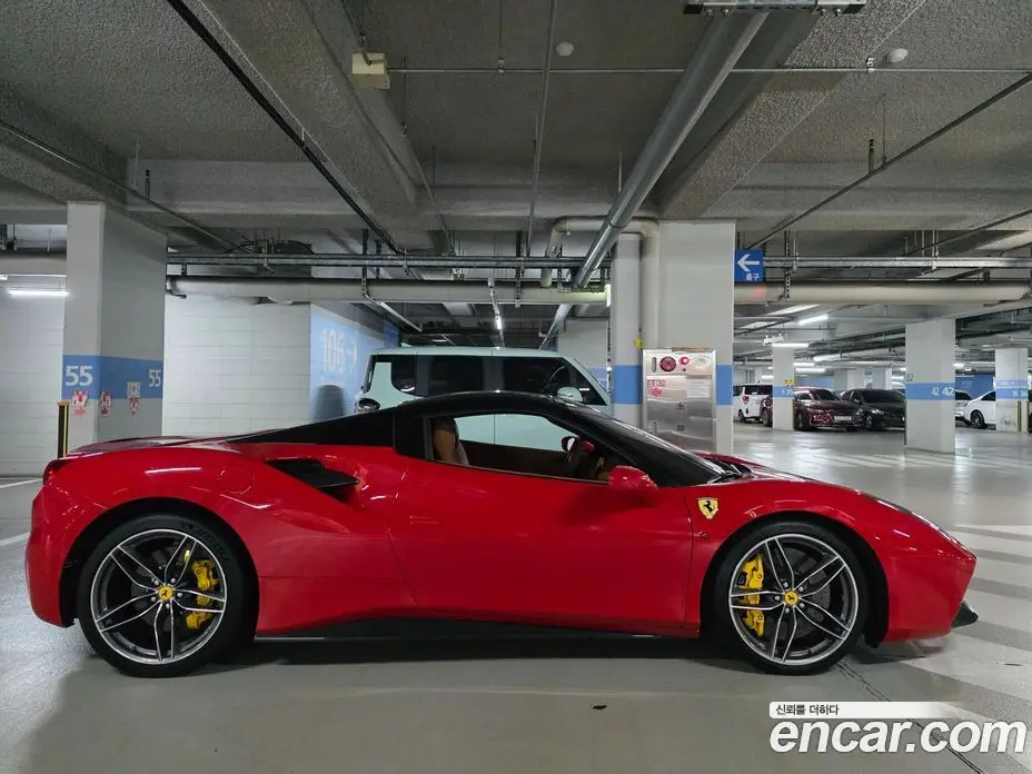 Ferrari 488 2018 3.9 автомат (гидро), фото 13 Ferrari 488 2018 3.9 автомат (гидро), фото 13