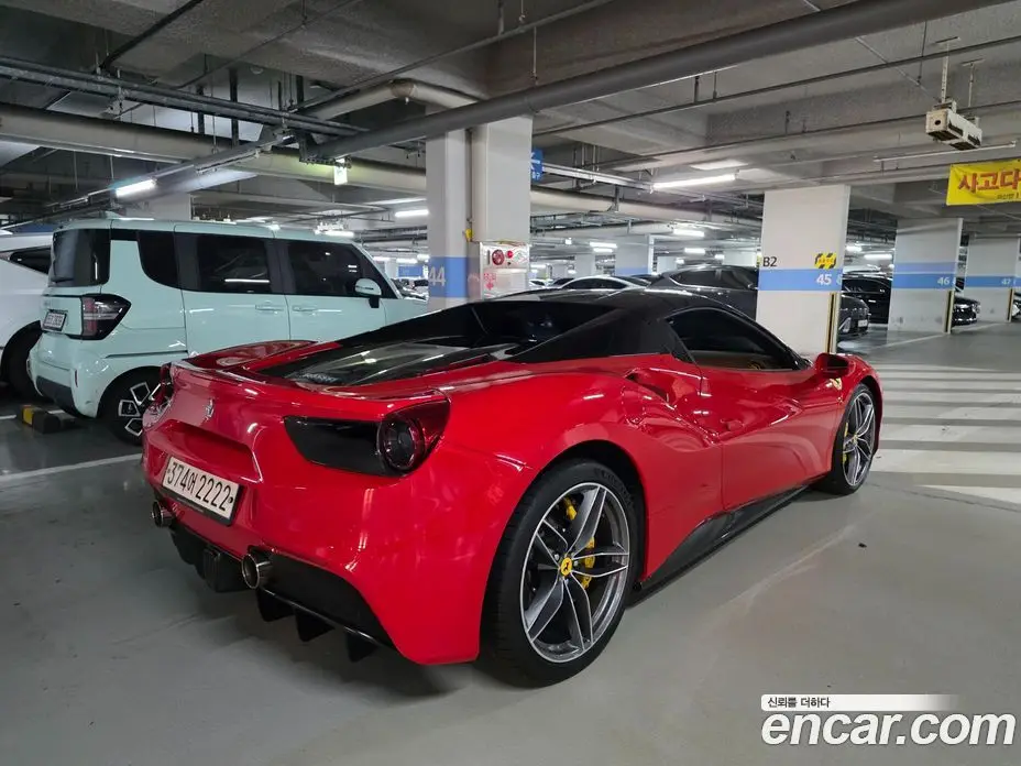 Ferrari 488 2018 3.9 автомат (гидро), фото 15 Ferrari 488 2018 3.9 автомат (гидро), фото 15