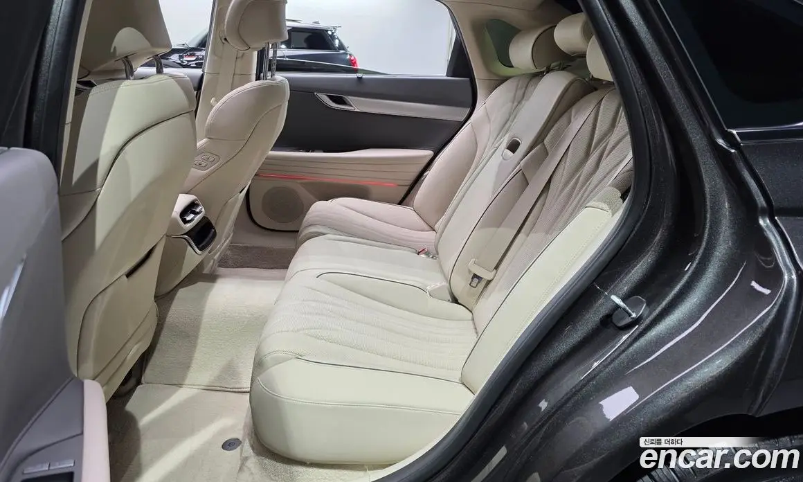 Genesis G80 2025 2.5 автомат (гидро), фото 17 Genesis G80 2025 2.5 автомат (гидро), фото 17