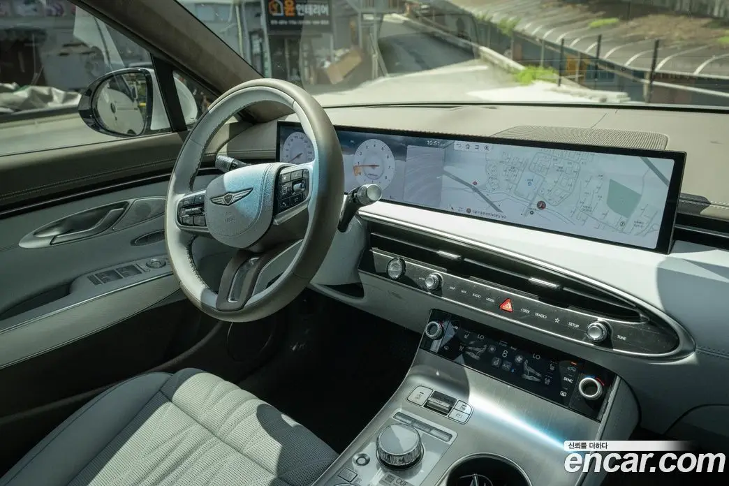Genesis GV70 2024 2.5 автомат (гидро), фото 3