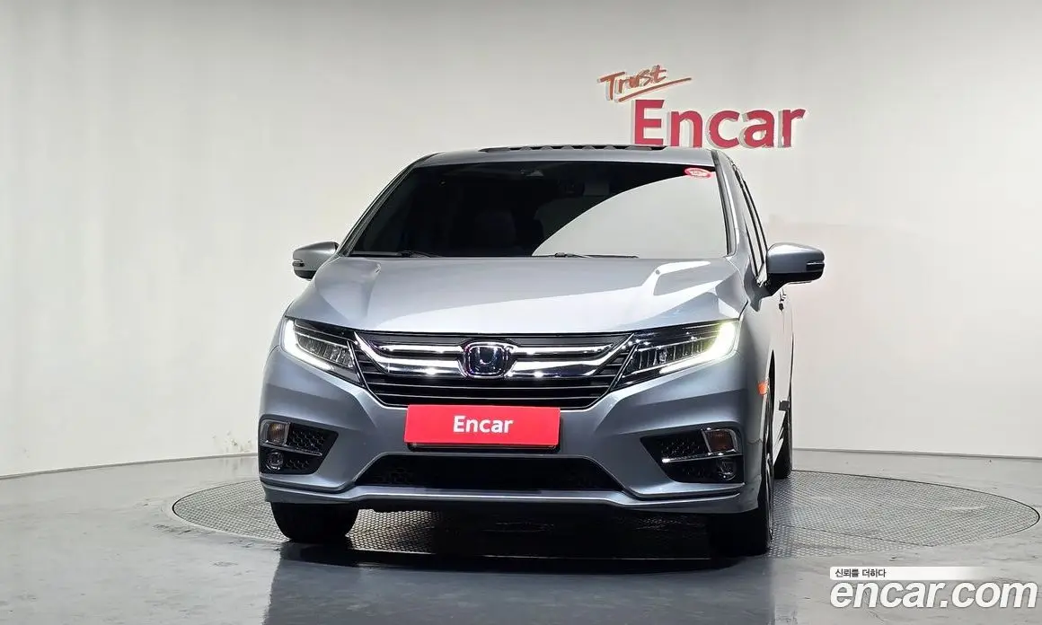 Honda Odyssey 2018 3.5 автомат (гидро), фото 3 Honda Odyssey 2018 3.5 автомат (гидро), фото 3