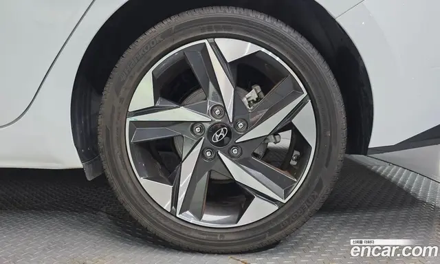 Hyundai Avante 2022 1.6 автомат (гидро), миниатюра 7 Hyundai Avante 2022 1.6 автомат (гидро), миниатюра 7