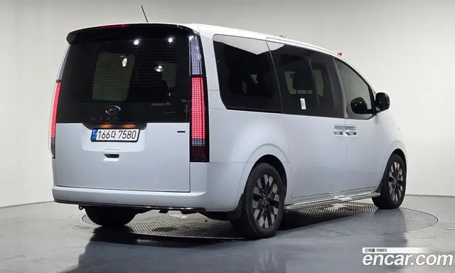 Hyundai Staria 2022 2.2 автомат (гидро), миниатюра 2