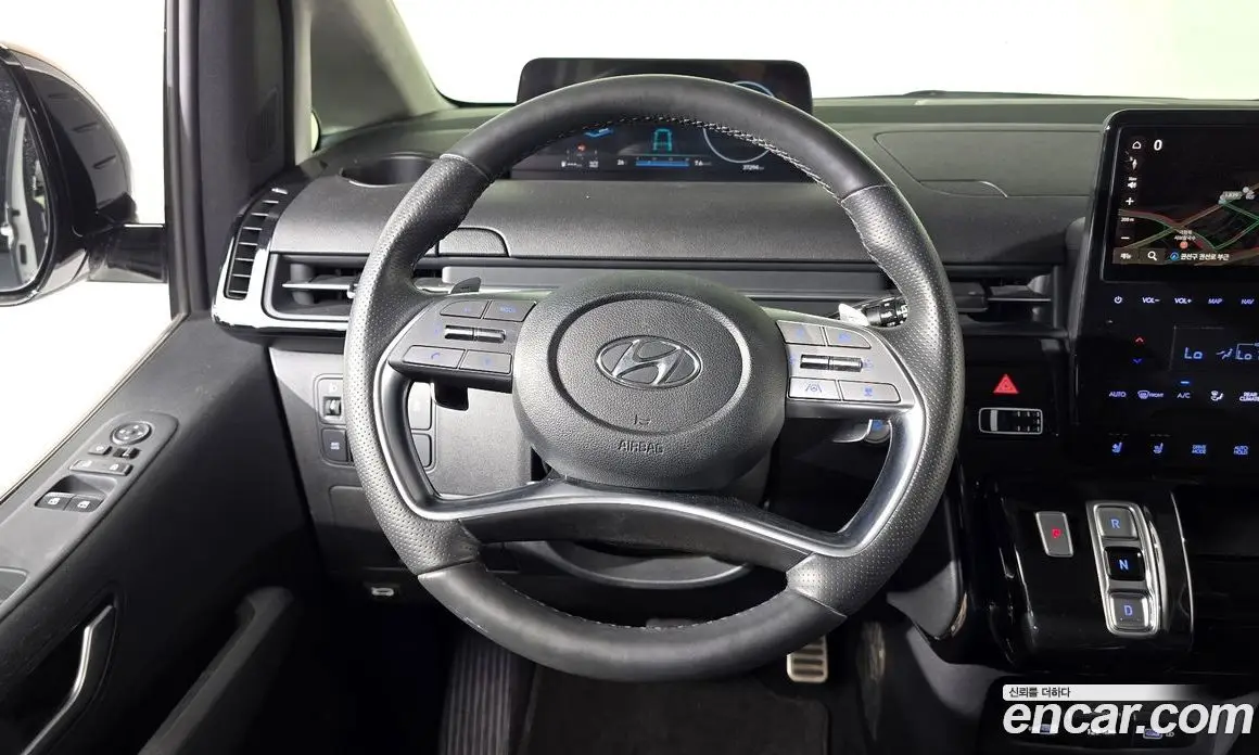 Hyundai Staria 2022 2.2 автомат (гидро), фото 13