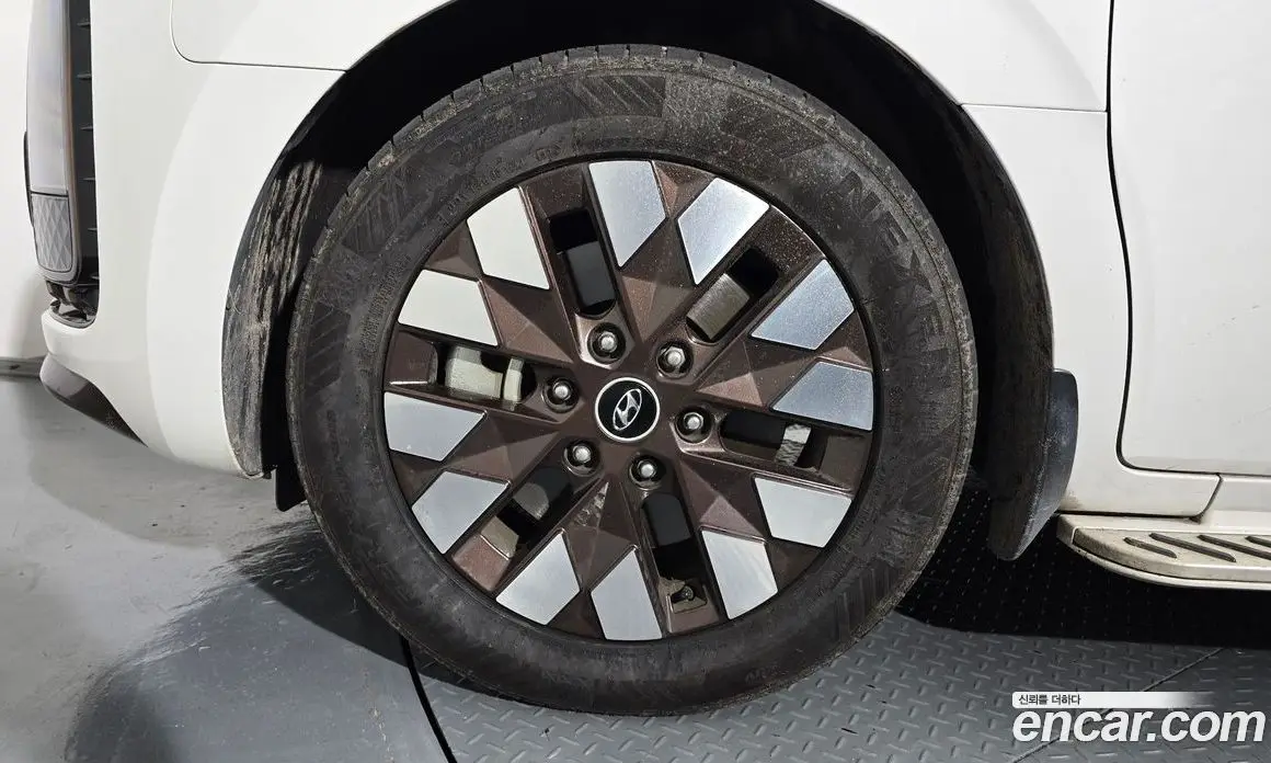 Hyundai Staria 2022 2.2 автомат (гидро), фото 5