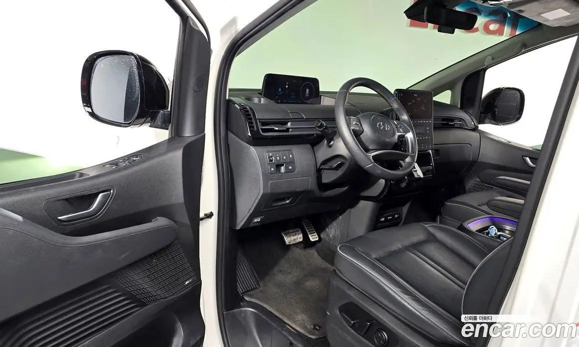 Hyundai Staria 2022 2.2 автомат (гидро), фото 10
