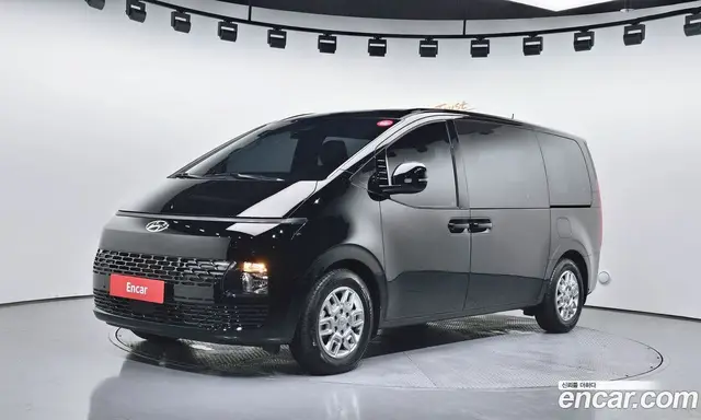 Hyundai Staria 2023 2.2 автомат (гидро), миниатюра 1