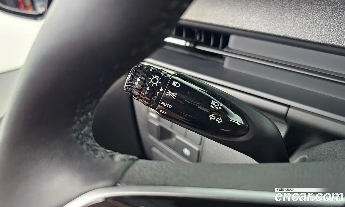 Hyundai Staria 2023 2.2 автомат (гидро), фото 19