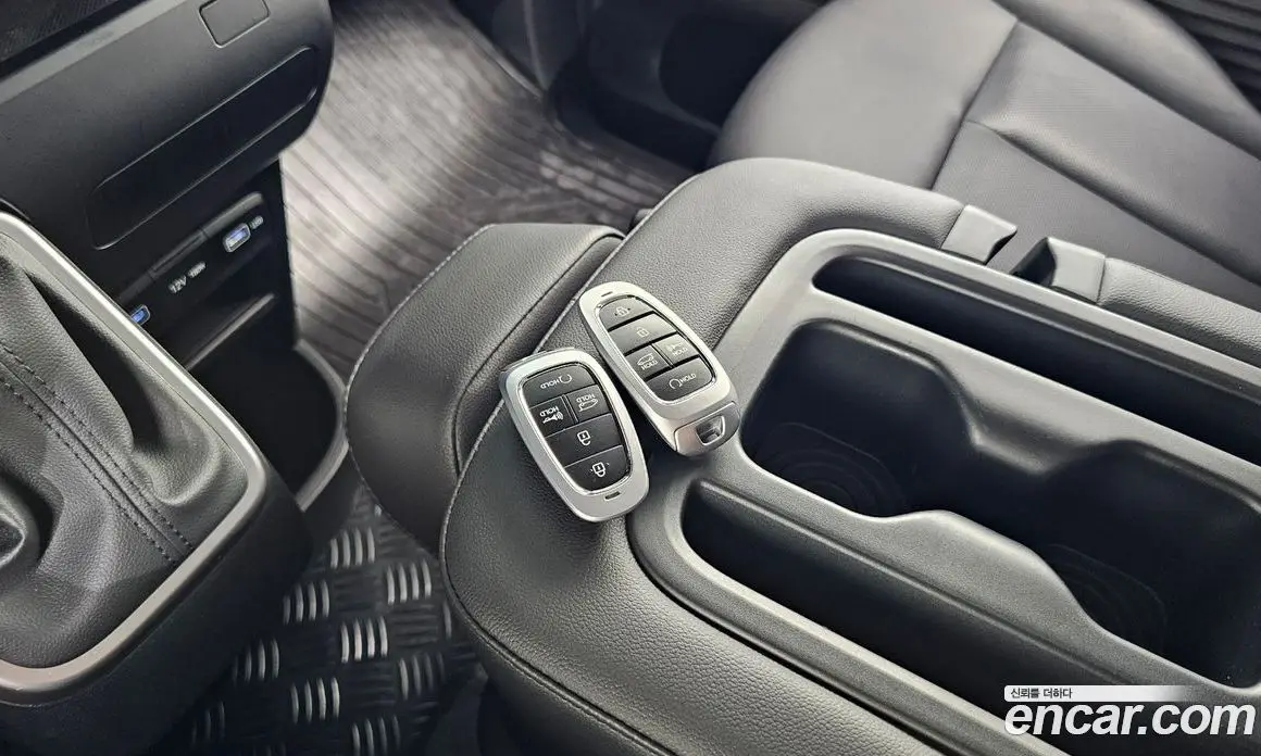 Hyundai Staria 2023 2.2 автомат (гидро), фото 25