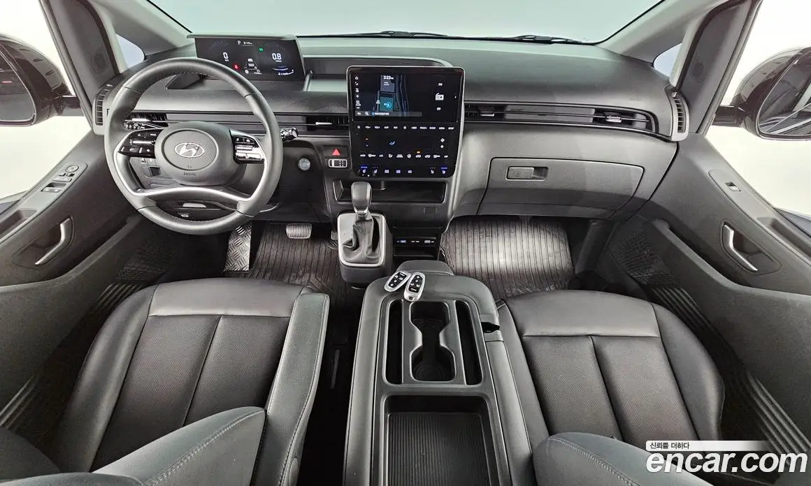 Hyundai Staria 2023 2.2 автомат (гидро), фото 10