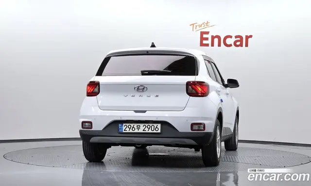 Hyundai Venue 2022 1.6 автомат (гидро), миниатюра 3 Hyundai Venue 2022 1.6 автомат (гидро), миниатюра 3