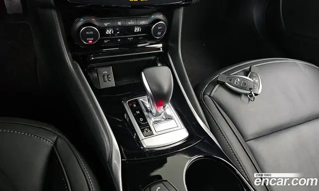 Infiniti Q30 2019 2.0 автомат (гидро), миниатюра 8