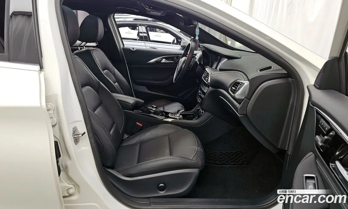 Infiniti Q30 2019 2.0 автомат (гидро), фото 10