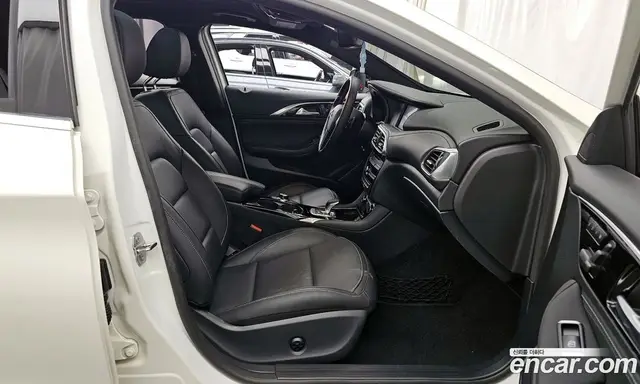 Infiniti Q30 2019 2.0 автомат (гидро), миниатюра 10