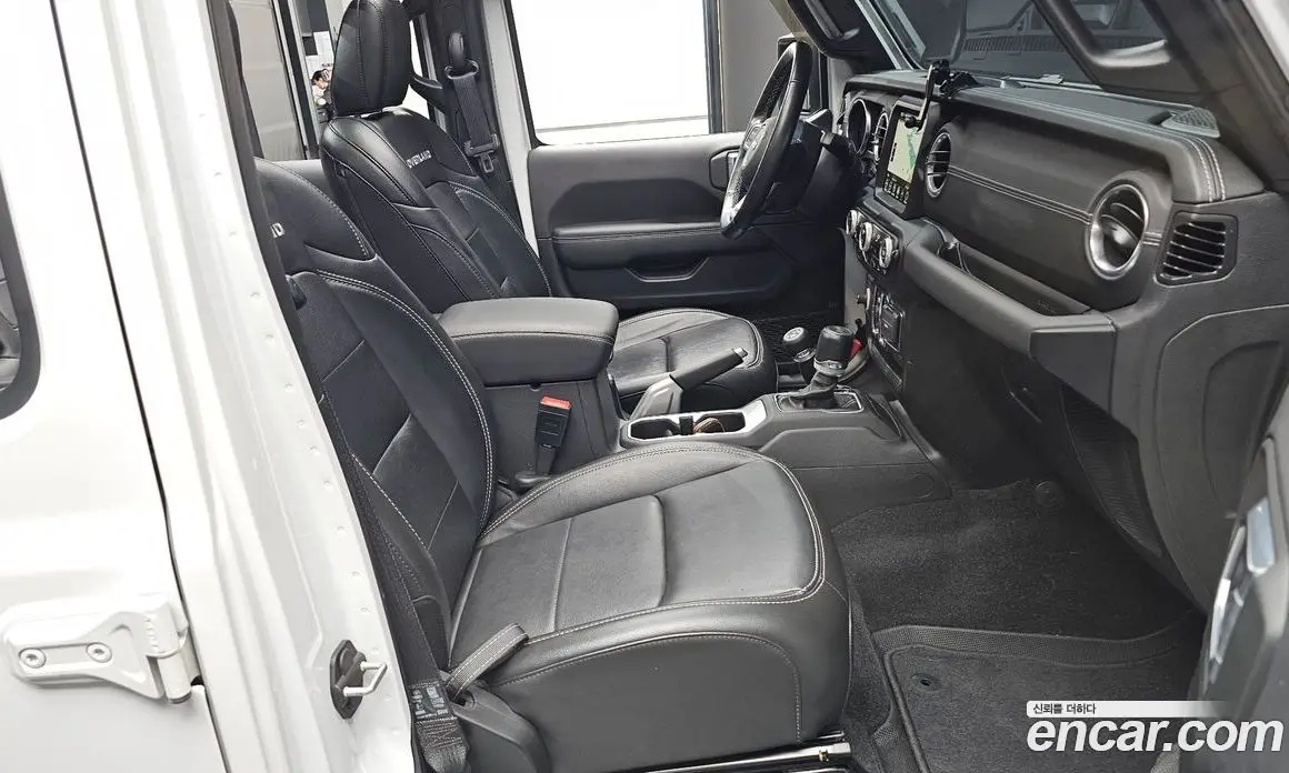 Jeep Wrangler 2022 2.0 автомат (гидро), фото 13 Jeep Wrangler 2022 2.0 автомат (гидро), фото 13