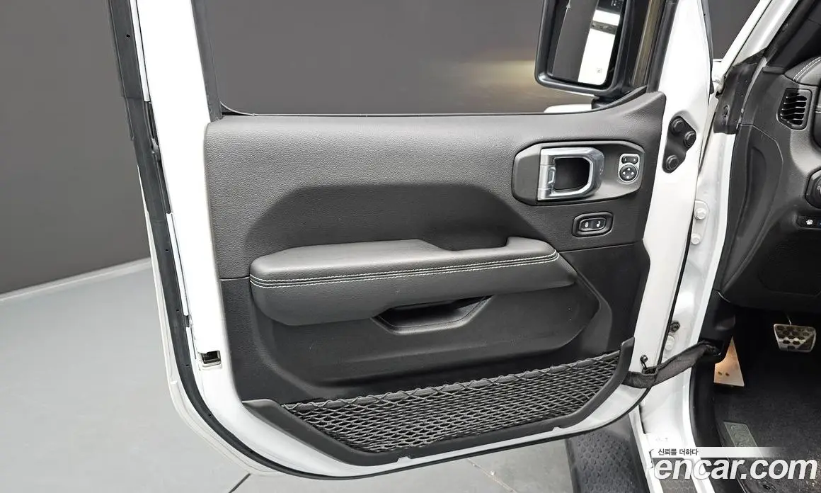 Jeep Wrangler 2022 2.0 автомат (гидро), фото 14 Jeep Wrangler 2022 2.0 автомат (гидро), фото 14