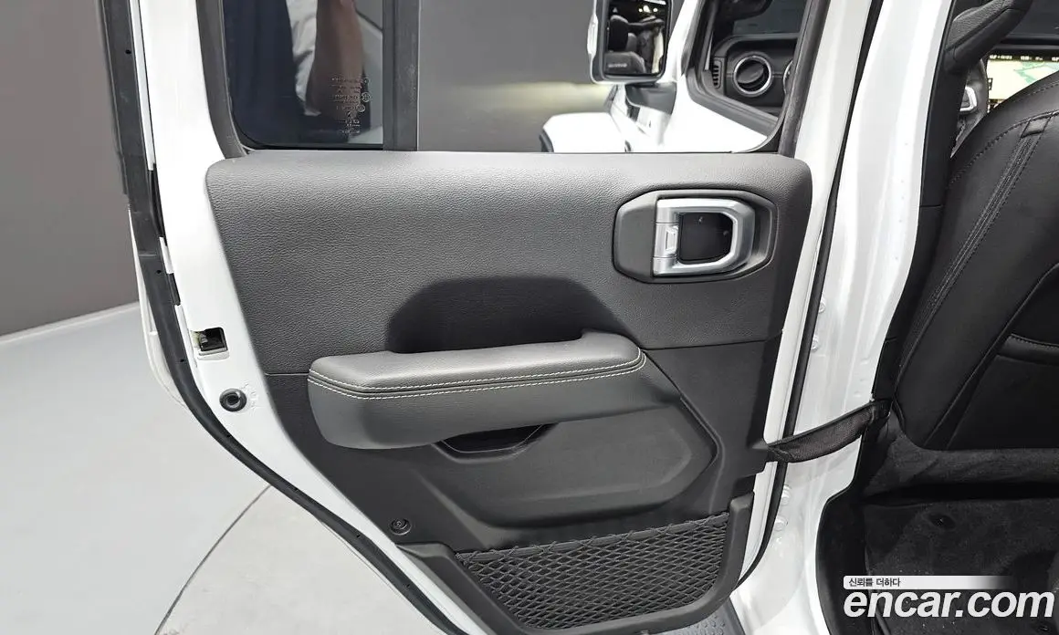 Jeep Wrangler 2022 2.0 автомат (гидро), фото 15 Jeep Wrangler 2022 2.0 автомат (гидро), фото 15