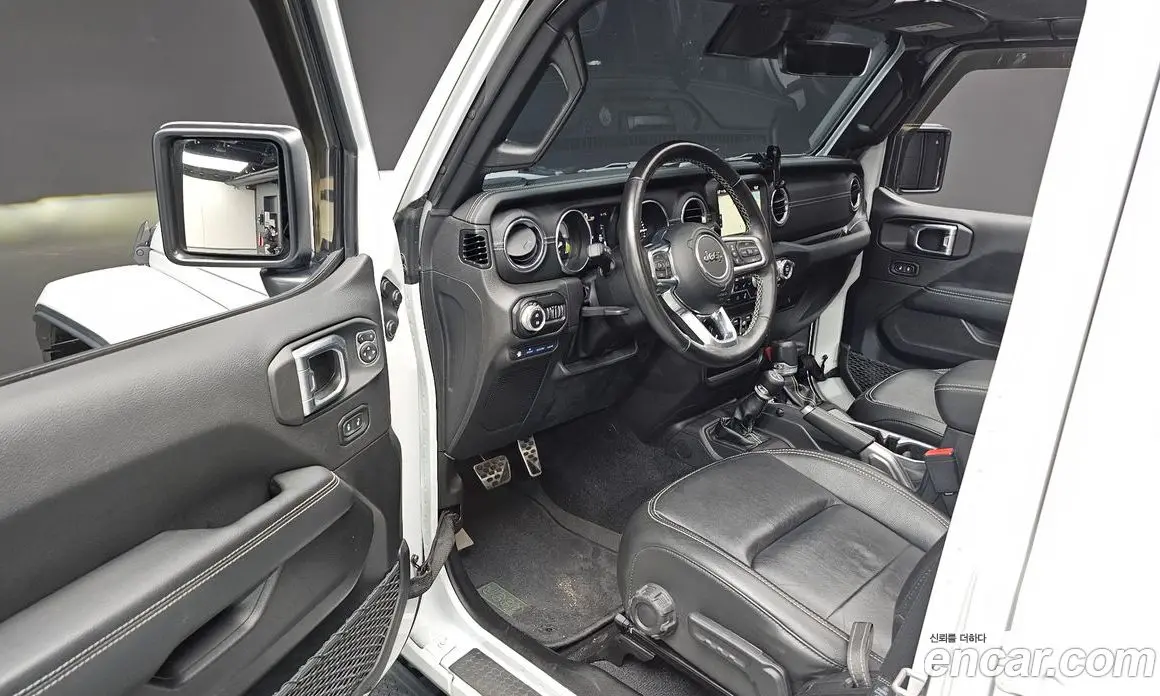 Jeep Wrangler 2022 2.0 автомат (гидро), фото 17 Jeep Wrangler 2022 2.0 автомат (гидро), фото 17