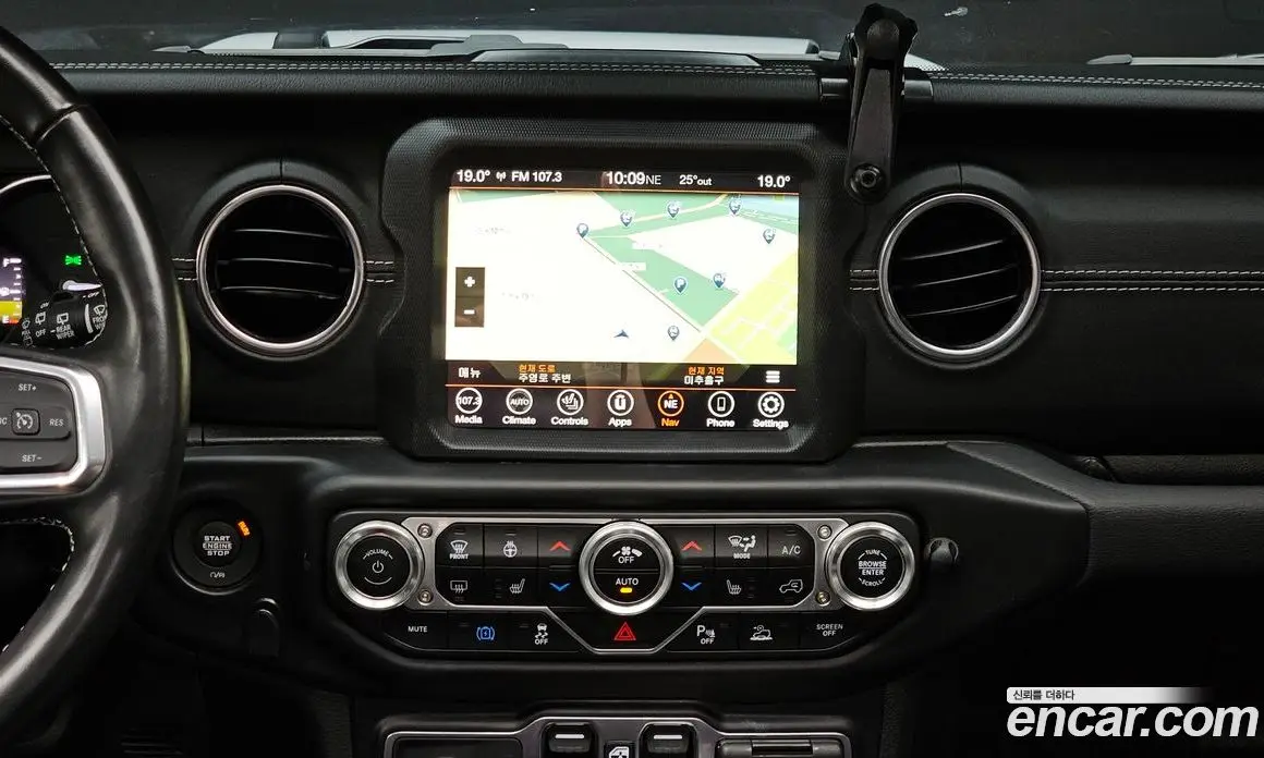 Jeep Wrangler 2022 2.0 автомат (гидро), фото 19 Jeep Wrangler 2022 2.0 автомат (гидро), фото 19