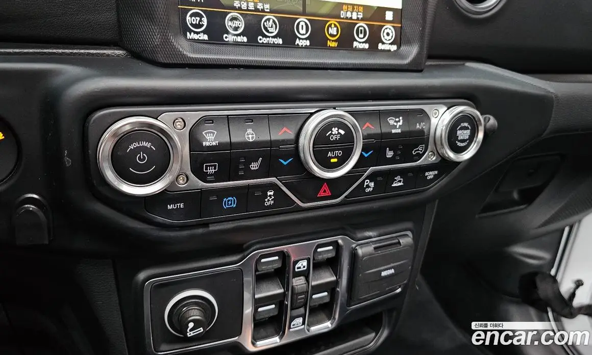 Jeep Wrangler 2022 2.0 автомат (гидро), фото 28 Jeep Wrangler 2022 2.0 автомат (гидро), фото 28
