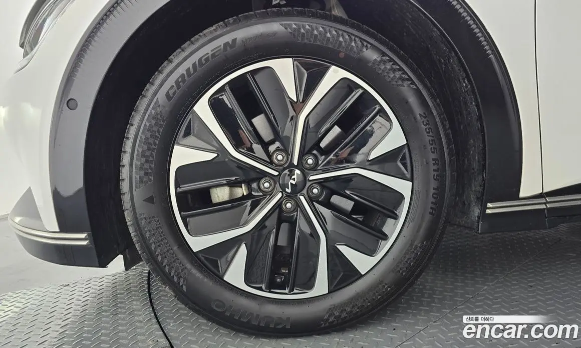 Kia EV6 2023 0.1 автомат (гидро), фото 4 Kia EV6 2023 0.1 автомат (гидро), фото 4