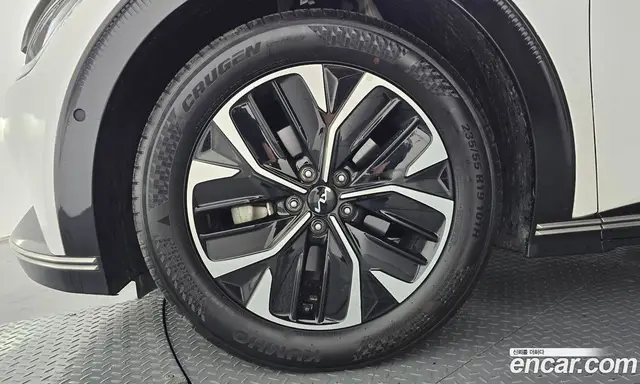 Kia EV6 2023 0.1 автомат (гидро), миниатюра 4 Kia EV6 2023 0.1 автомат (гидро), миниатюра 4