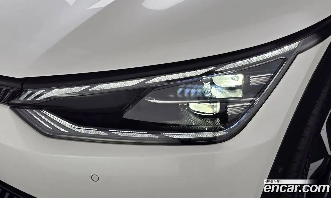 Kia EV6 2023 0.1 автомат (гидро), фото 7 Kia EV6 2023 0.1 автомат (гидро), фото 7