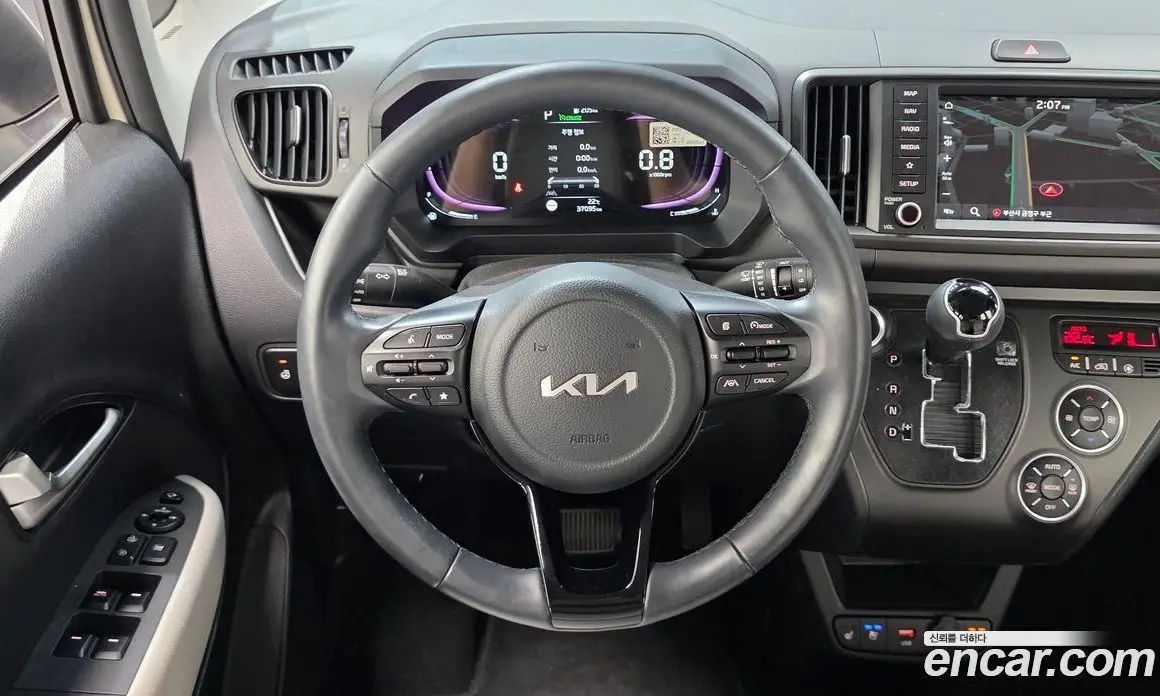 Kia Ray 2023 1.0 автомат (гидро), фото 18