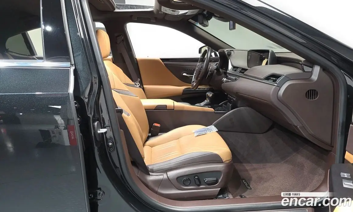 Lexus ES 2021 2.5 автомат (гидро), фото 15 Lexus ES 2021 2.5 автомат (гидро), фото 15