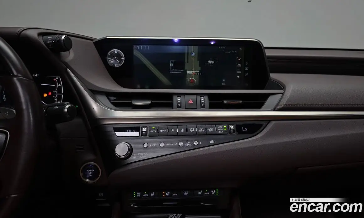Lexus ES 2021 2.5 автомат (гидро), фото 18 Lexus ES 2021 2.5 автомат (гидро), фото 18