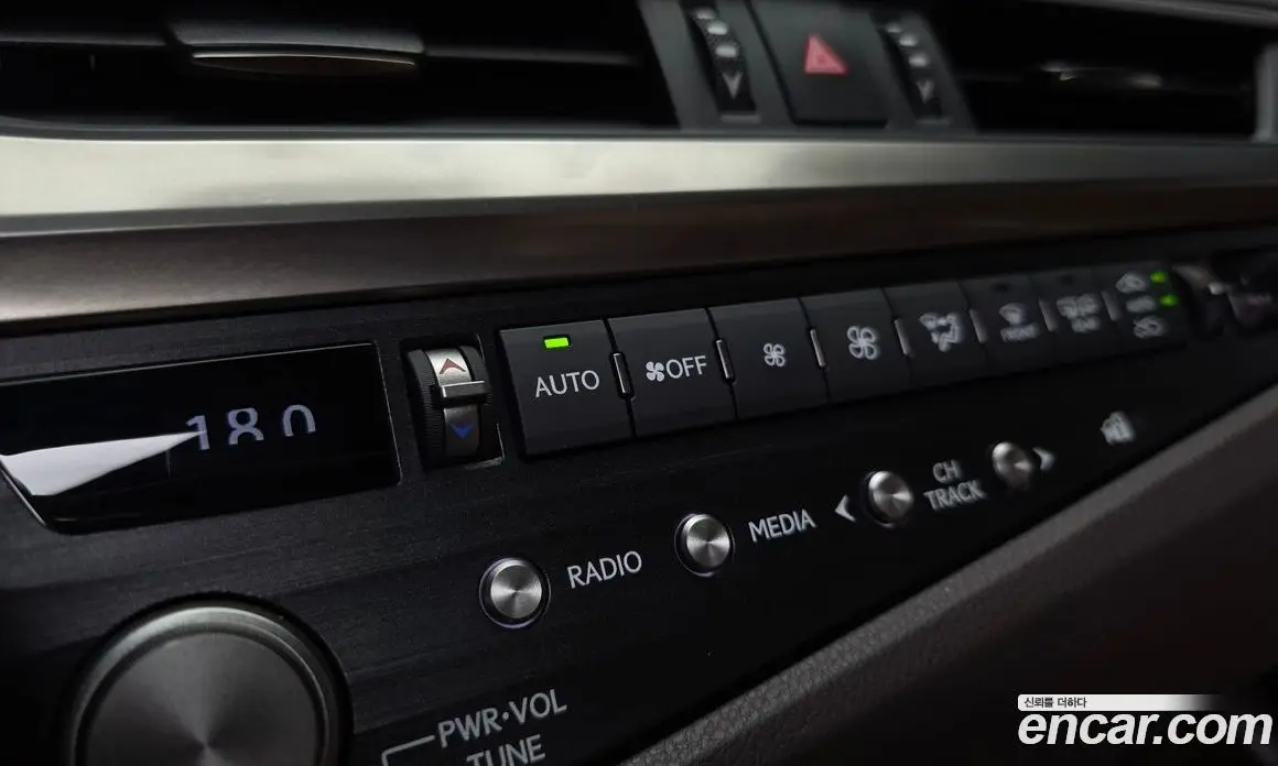 Lexus ES 2021 2.5 автомат (гидро), фото 37 Lexus ES 2021 2.5 автомат (гидро), фото 37