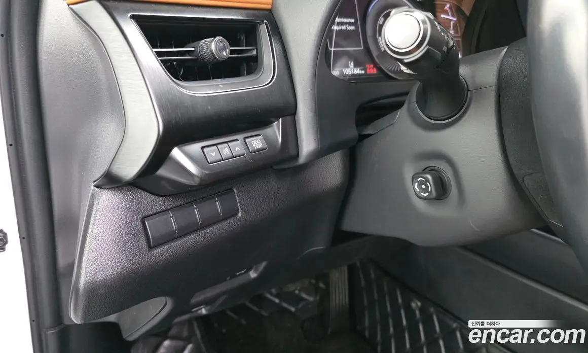 Lexus UX 2019 2.0 автомат (гидро), фото 19 Lexus UX 2019 2.0 автомат (гидро), фото 19