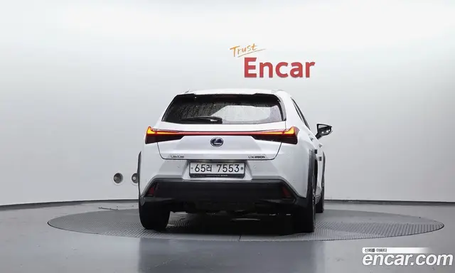 Lexus UX 2019 2.0 автомат (гидро), миниатюра 3 Lexus UX 2019 2.0 автомат (гидро), миниатюра 3