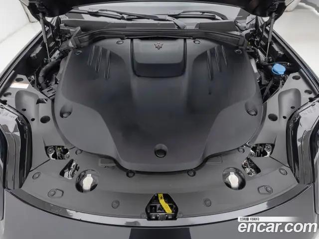 Maserati Grecale 2025 0.3 автомат (гидро), миниатюра 6 Maserati Grecale 2025 0.3 автомат (гидро), миниатюра 6