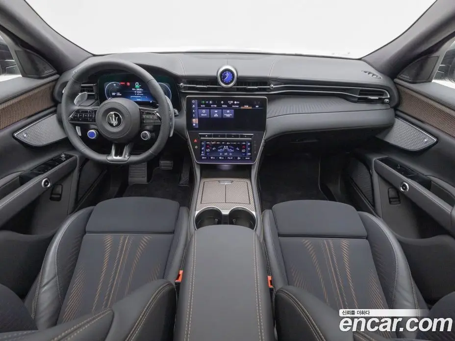 Maserati Grecale 2025 0.3 автомат (гидро), фото 7 Maserati Grecale 2025 0.3 автомат (гидро), фото 7