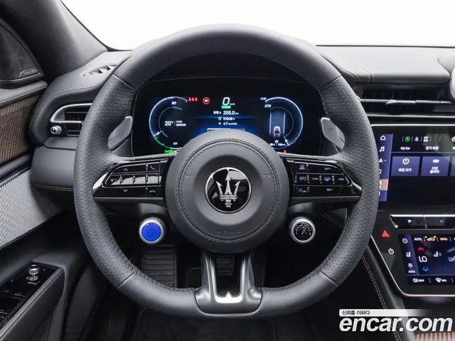 Maserati Grecale 2025 0.3 автомат (гидро), миниатюра 8 Maserati Grecale 2025 0.3 автомат (гидро), миниатюра 8
